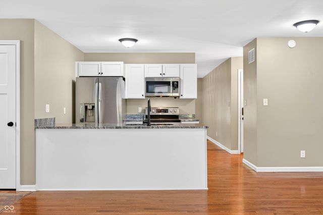 1165 Cottonwood Drive, Columbus, IN 47203