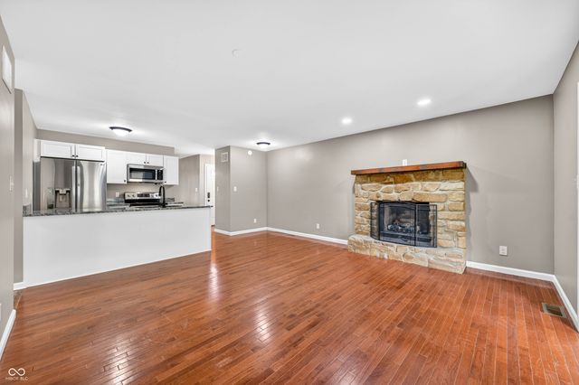1165 Cottonwood Drive, Columbus, IN 47203