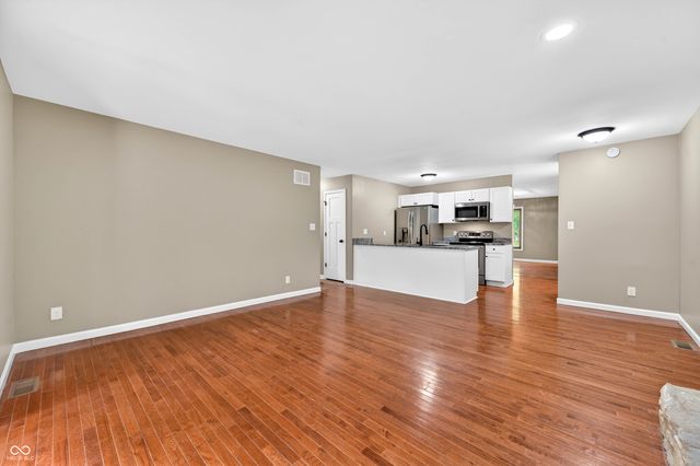 1165 Cottonwood Drive, Columbus, IN 47203