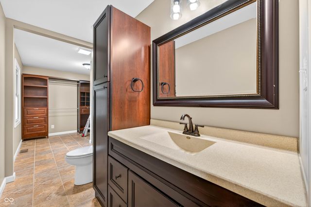 1165 Cottonwood Drive, Columbus, IN 47203