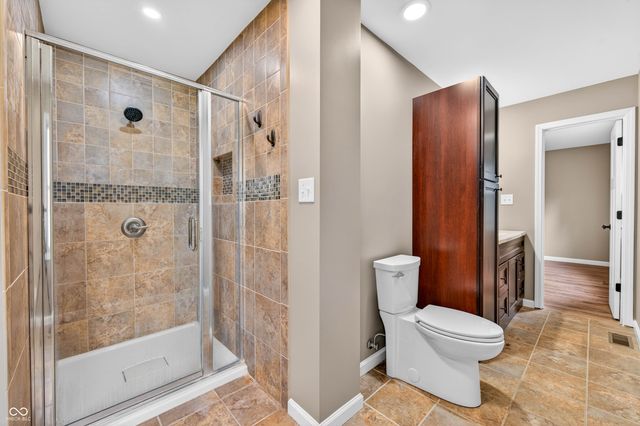 1165 Cottonwood Drive, Columbus, IN 47203