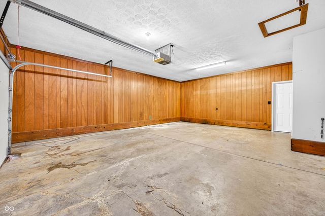 1165 Cottonwood Drive, Columbus, IN 47203