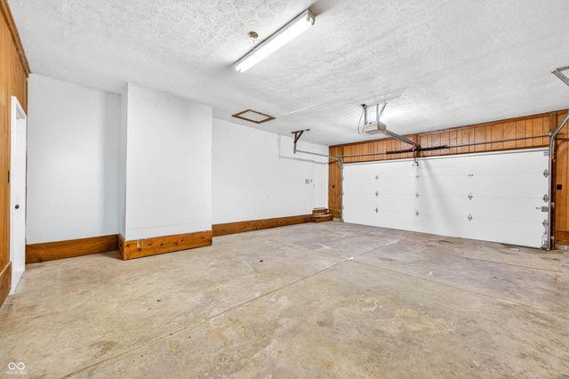 1165 Cottonwood Drive, Columbus, IN 47203