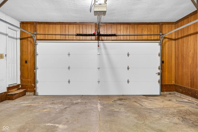 1165 Cottonwood Drive, Columbus, IN 47203