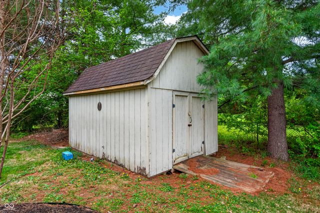 1165 Cottonwood Drive, Columbus, IN 47203