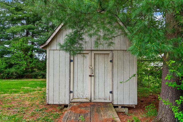 1165 Cottonwood Drive, Columbus, IN 47203