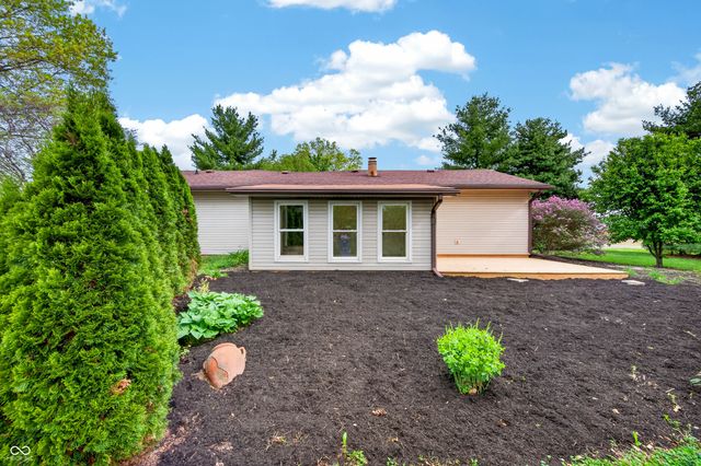 1165 Cottonwood Drive, Columbus, IN 47203