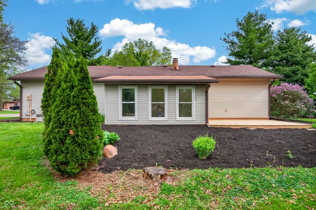 1165 Cottonwood Drive, Columbus, IN 47203