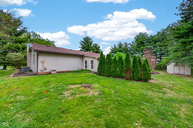 1165 Cottonwood Drive, Columbus, IN 47203