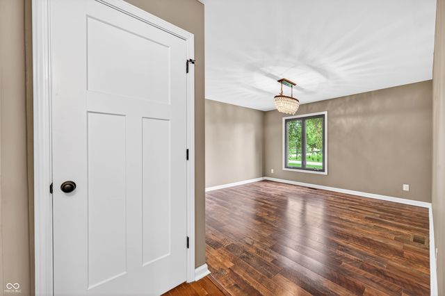 1165 Cottonwood Drive, Columbus, IN 47203