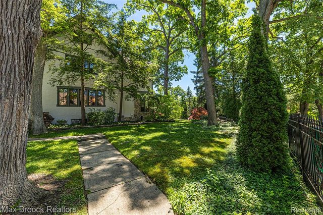 532 Brookside Avenue, Birmingham, MI 48009