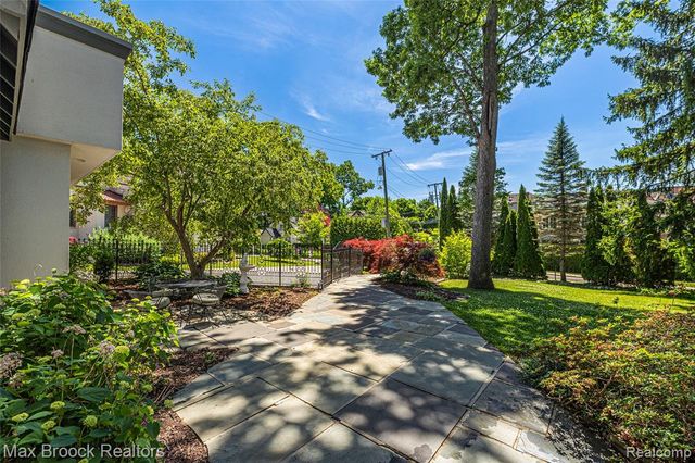 532 Brookside Avenue, Birmingham, MI 48009