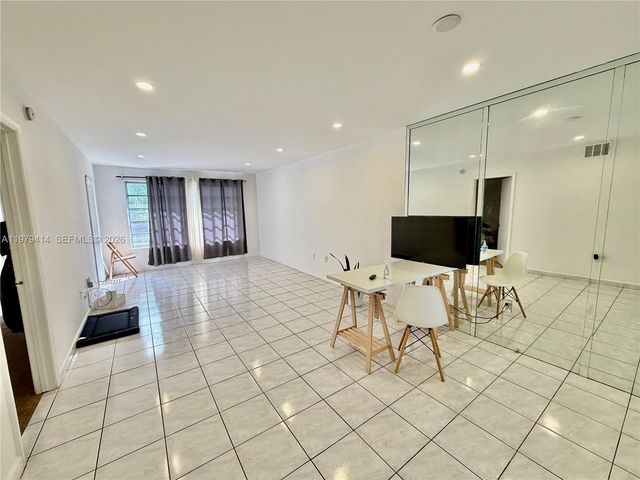 7450 NW 17th St 306, Plantation, FL 33313