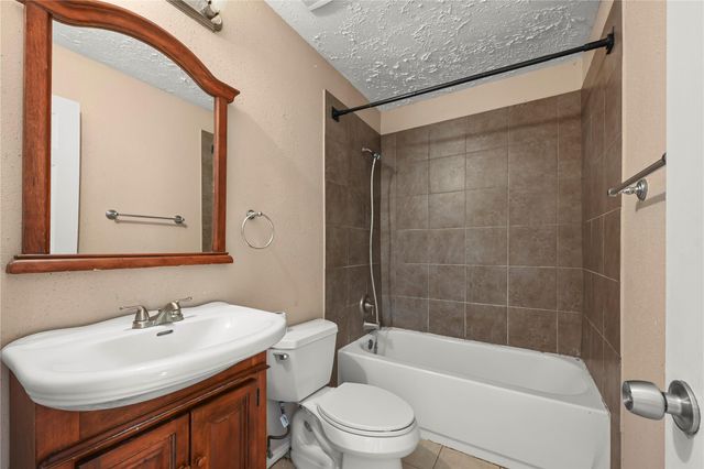 6903 Foxcroft Lane, Humble, TX 77338