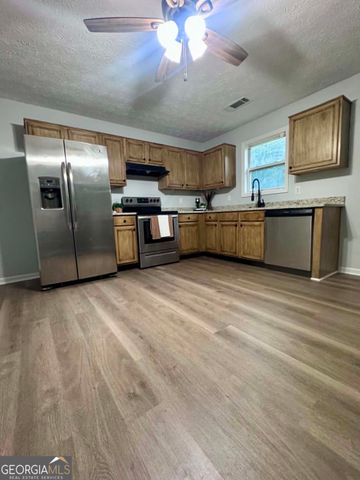 1300 Hill Street, Comer, GA 30629