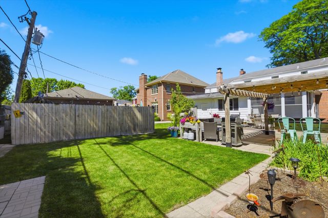 204 S Home Avenue, Park Ridge, IL 60068