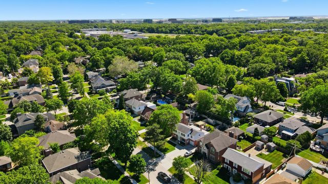 204 S Home Avenue, Park Ridge, IL 60068