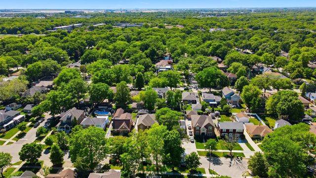 204 S Home Avenue, Park Ridge, IL 60068