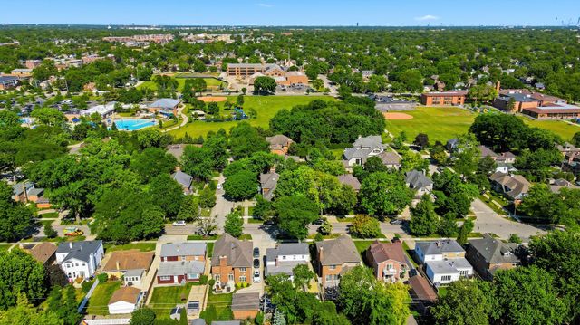 204 S Home Avenue, Park Ridge, IL 60068