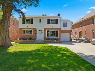 204 S Home Avenue, Park Ridge, IL 60068