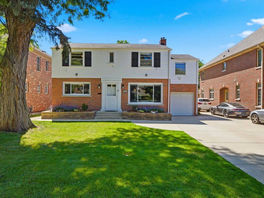204 S Home Avenue, Park Ridge, IL 60068