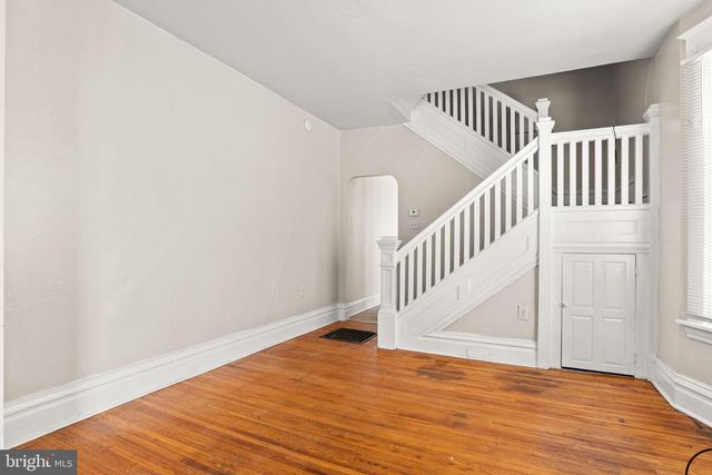 430 W SIMPSON ST, Mechanicsburg, PA 17055