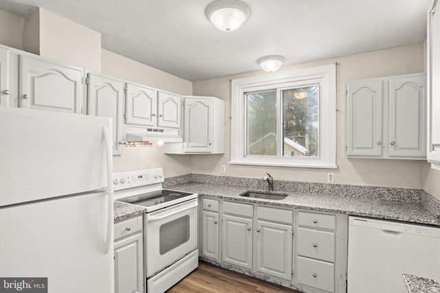 430 W SIMPSON ST, Mechanicsburg, PA 17055