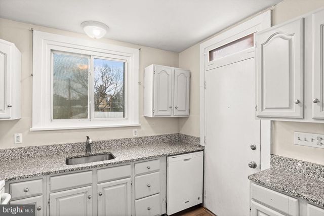 430 W SIMPSON ST, Mechanicsburg, PA 17055