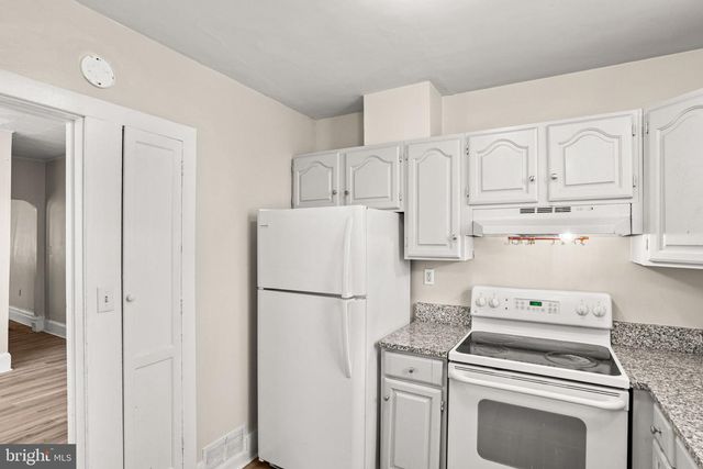 430 W SIMPSON ST, Mechanicsburg, PA 17055