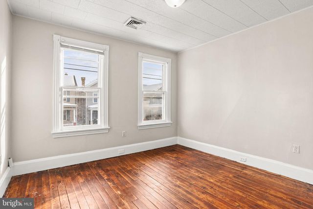 430 W SIMPSON ST, Mechanicsburg, PA 17055