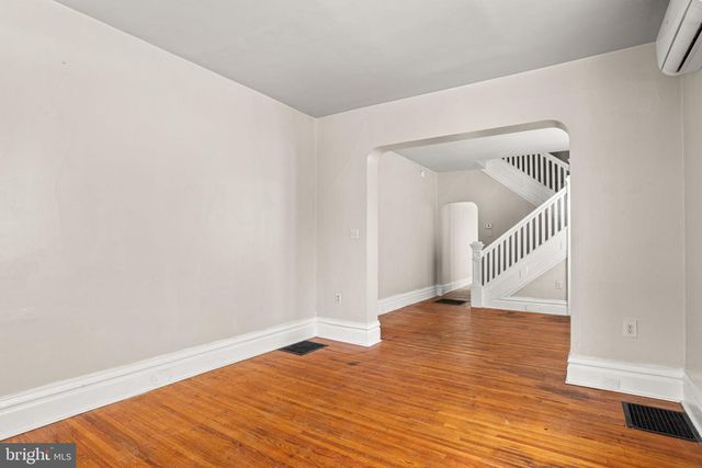 430 W SIMPSON ST, Mechanicsburg, PA 17055