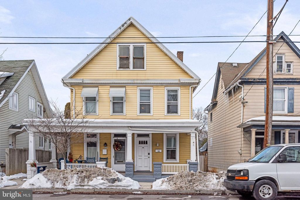 430 W SIMPSON ST, Mechanicsburg, PA 17055