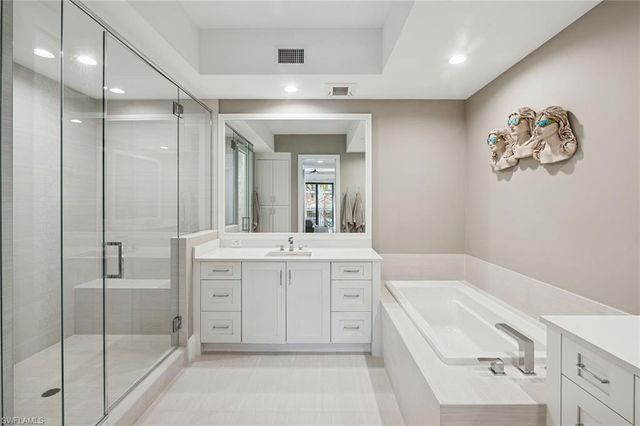 1135 3rd AVE S 119, Naples, FL 34102