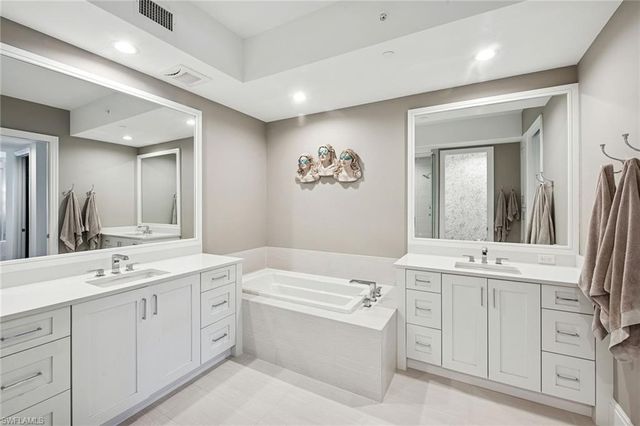1135 3rd AVE S 119, Naples, FL 34102