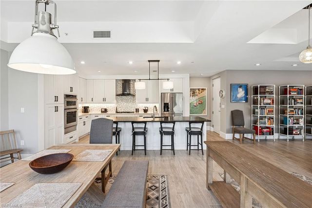 1135 3rd AVE S 119, Naples, FL 34102