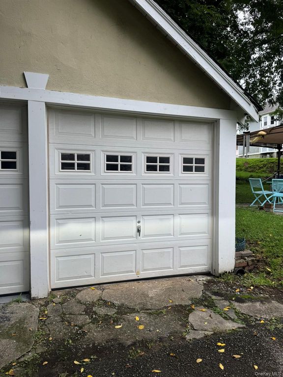 237 8th Street Garage, Verplanck, NY 10596 — photo 2