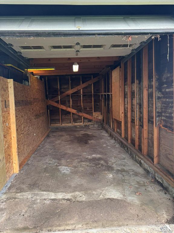 237 8th Street Garage, Verplanck, NY 10596 — photo 3