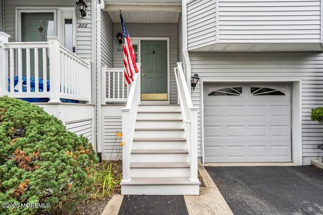203 Muskflower Court, Toms River, NJ 08753