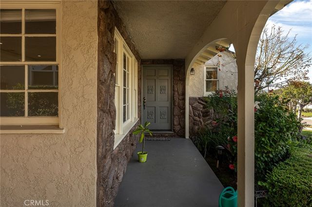 414 University, Burbank, CA 91504