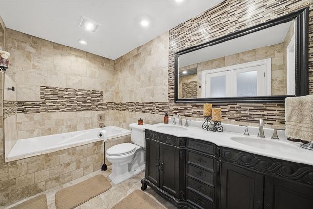 1625 Powder Horn Drive, Algonquin, IL 60102