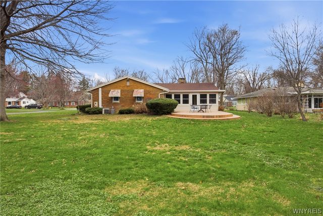 55 Idlewood, Hamburg, NY 14075