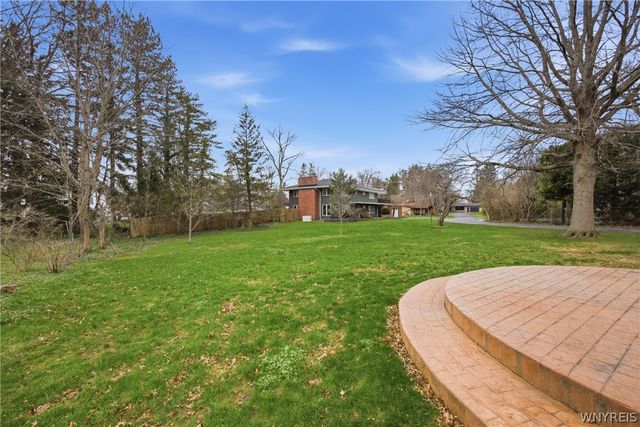 55 Idlewood, Hamburg, NY 14075