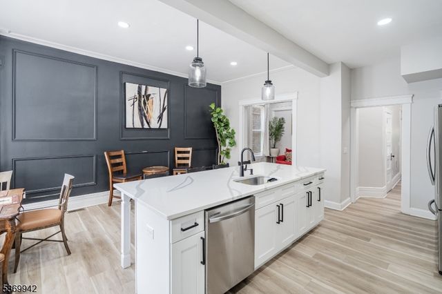 257 Woodlawn Ave, Jersey City, NJ 07305