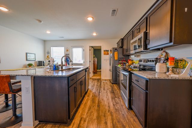 602 Cass Circle, Duenweg, MO 64841