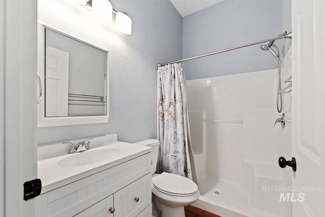 2404 N Oconner Ave, Meridian, ID 83646