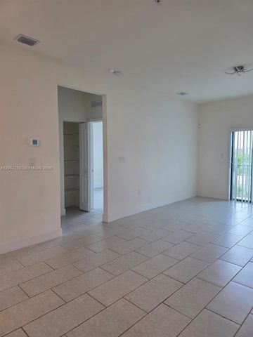 8167 NW 41st St E-409, Doral, FL 33166