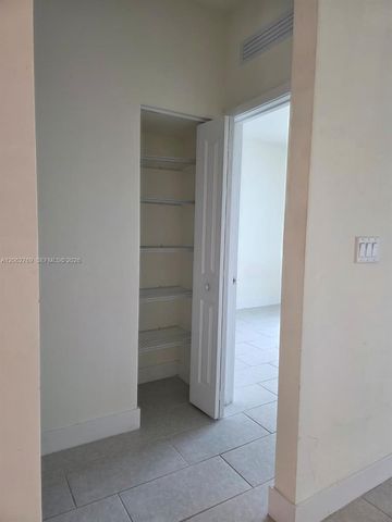 8167 NW 41st St E-409, Doral, FL 33166
