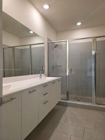 8167 NW 41st St E-409, Doral, FL 33166
