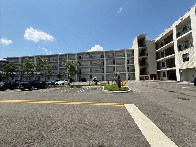 8167 NW 41st St E-409, Doral, FL 33166
