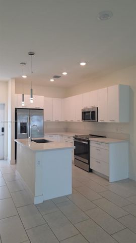 8167 NW 41st St E-409, Doral, FL 33166